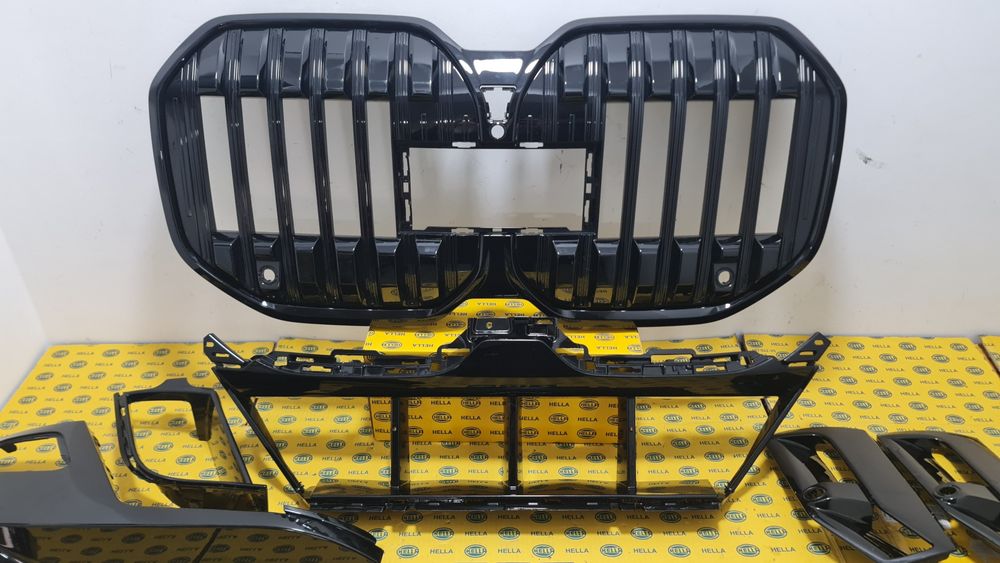 Grila masca radiator bandou bara fata BMW 7 g70 i7 2023+
