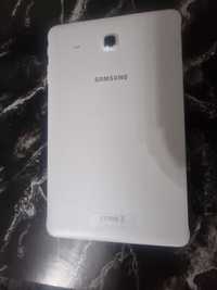 Продам планшет Samsung tab e 8g+16 micro