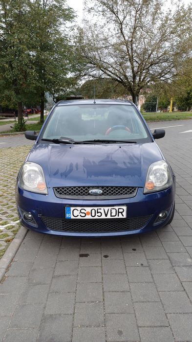 Vând Ford Fiesta (mk.6)  1.3 benzină  - model 2007