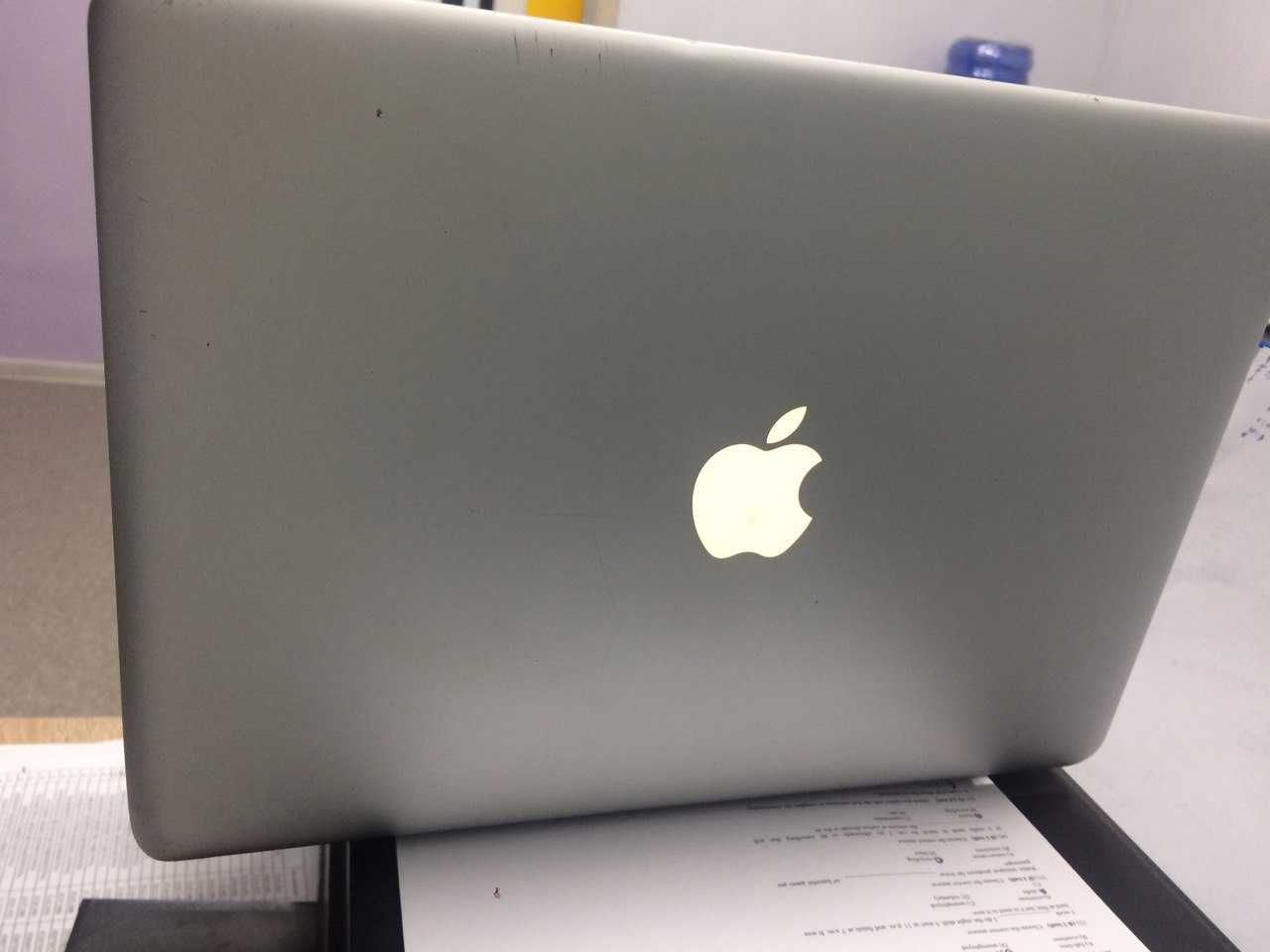 Apple MacBook 2011