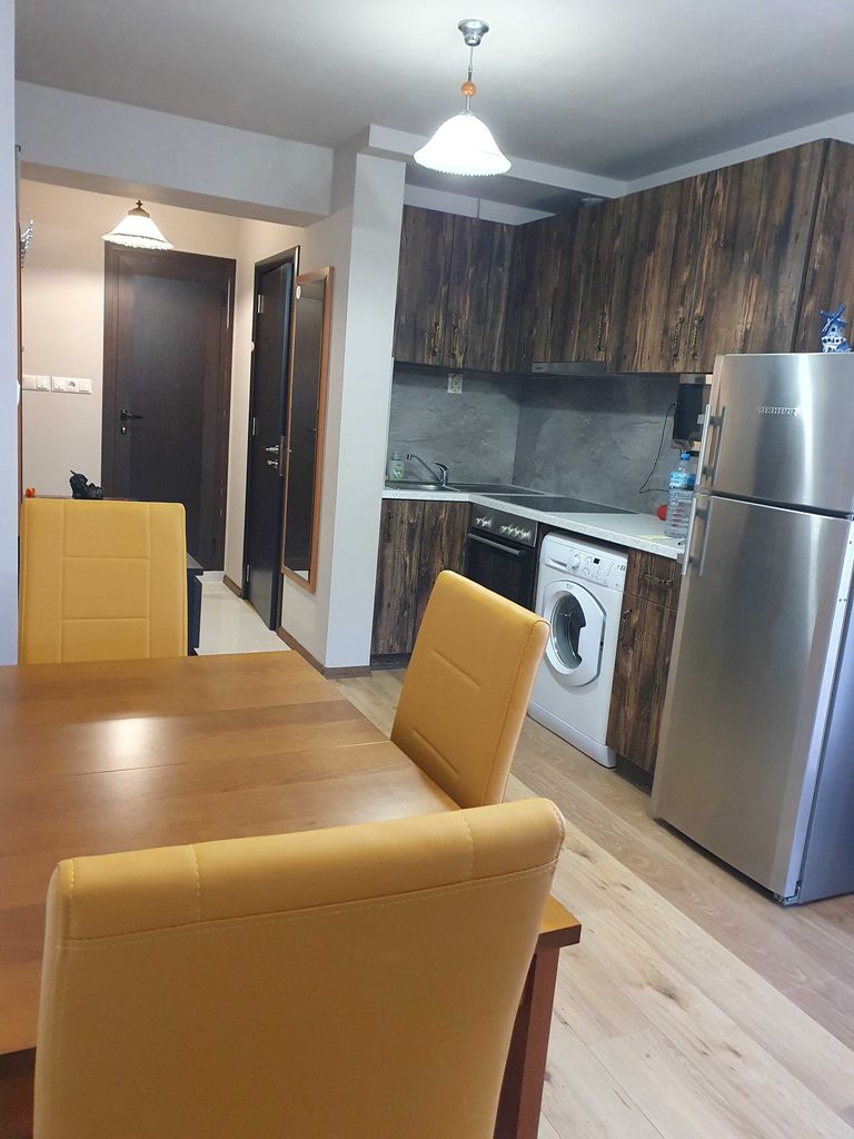 Дава се под наем Двустаен апартамент в Варна, Аспарухово - 50 кв.м за 382.5 € - Снимка #3