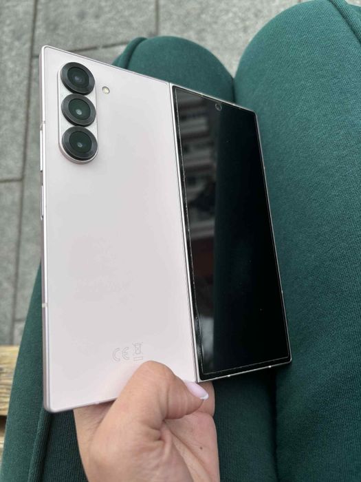 Samsung Galaxy Z Fold 6