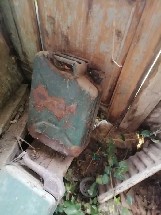 Стари туби за гориво