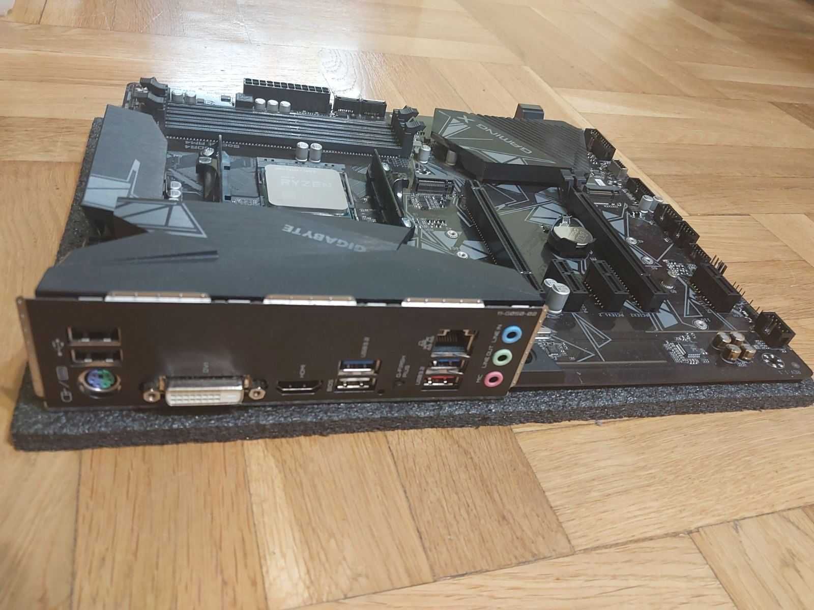 AMD Ryzen 7 5800X + Gigabyte B550 Gaming X V2