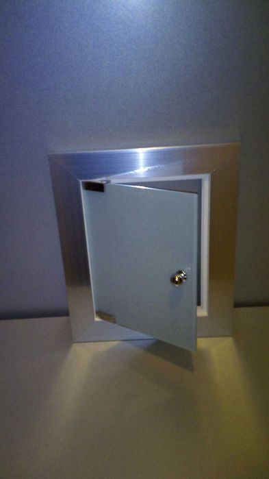 Вратички за ревизионни отвори (за водомери, топломери и др. )