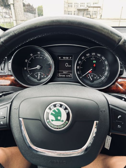 Vând Skoda Superb