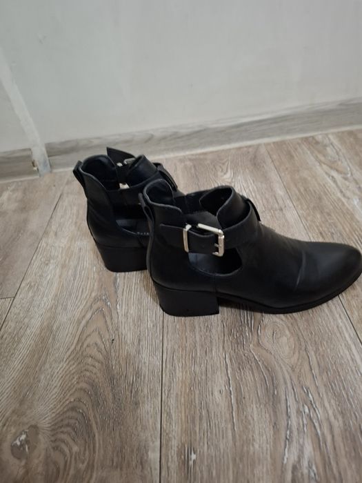 Incaltaminte de piele