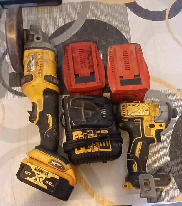 Vând aparate Dewalt