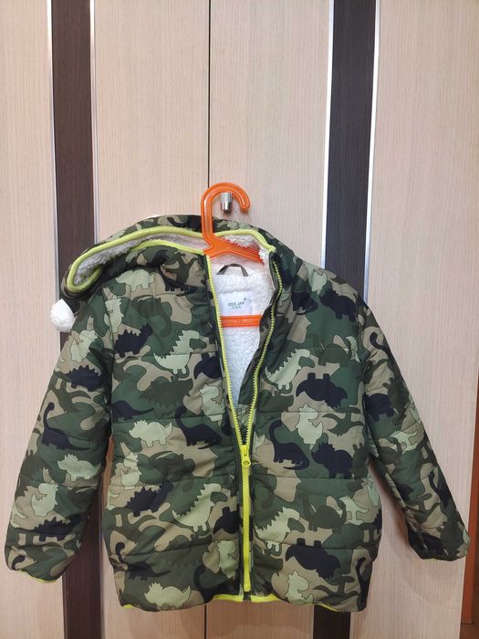 продам куртку на мальчика
