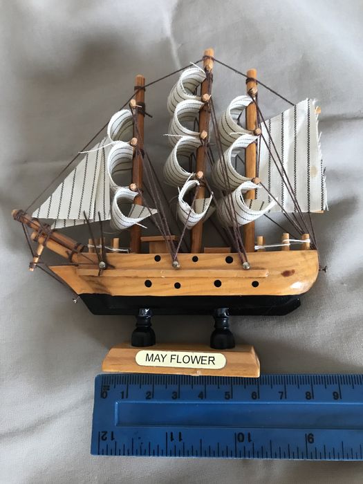 Decoratiune macheta din lemn " May Flower"