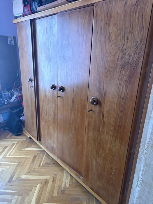 Гардероб от орех