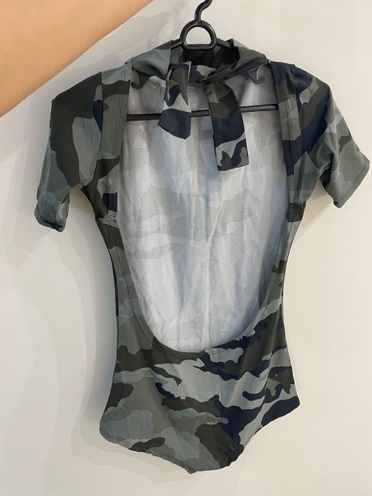 Камуфлажно боди с гол гръб!