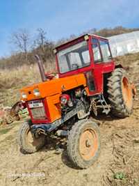 Tractor U650 sí plug reversibil