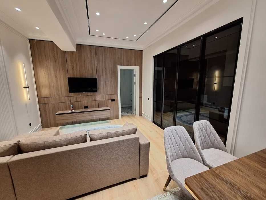 Продается Срочно квартира на ЦУМ! ор-р 110 школа! 2/2/4