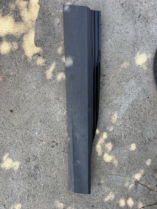 Дясна лайсна за врата Ауди Е - трон / Audi E - tron 2019 - 2021