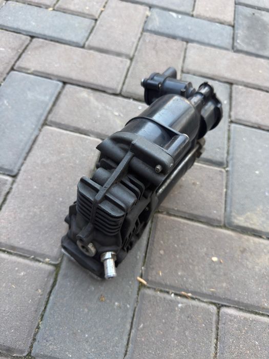 Компрессор пневмоподвески w221