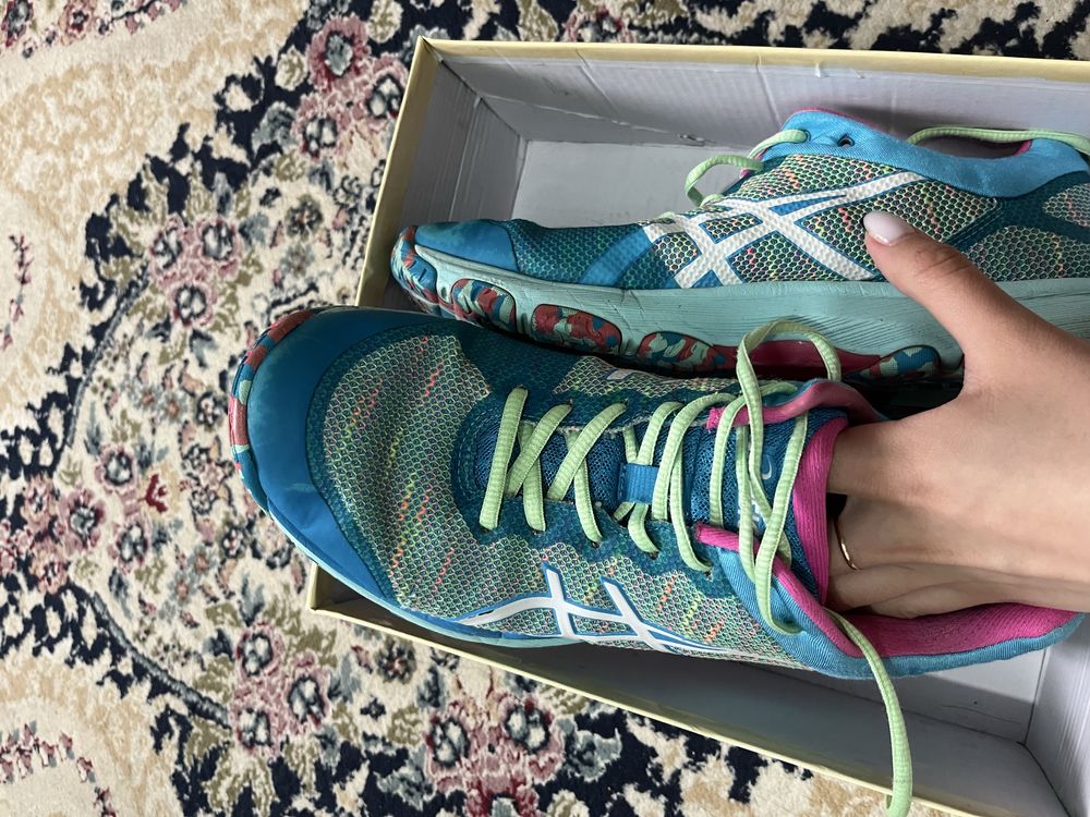 Кроссы оригинал asics