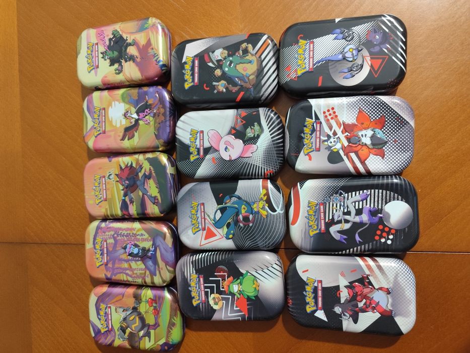 65 Pokemon TCG карти в метална кутия за игра и колекция