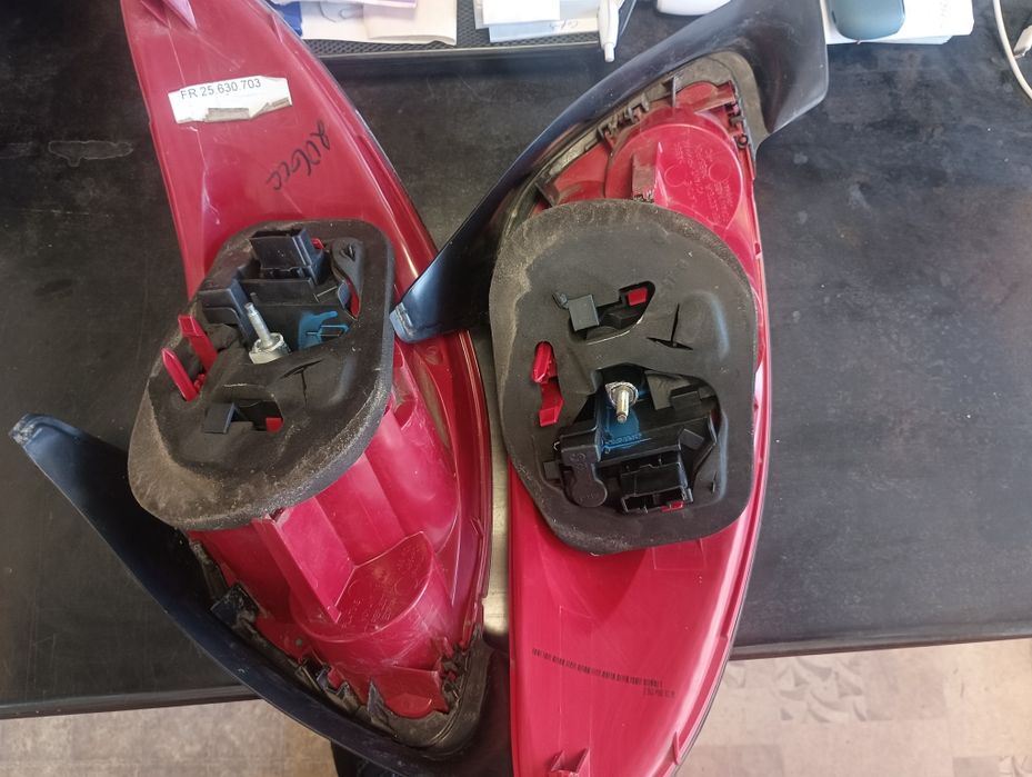 Гуми 205/55/15 със джанти оргинални за Пежо с болтовете и СТОПОВЕ .