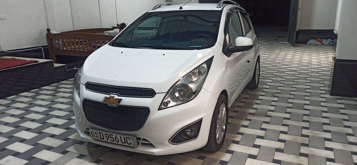 Spark pozitya 4 sotiladi