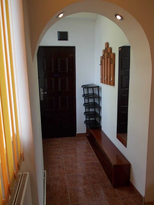 Inchiriez garsoniera 35 mp zona Parcul Sub Arini 250 euro