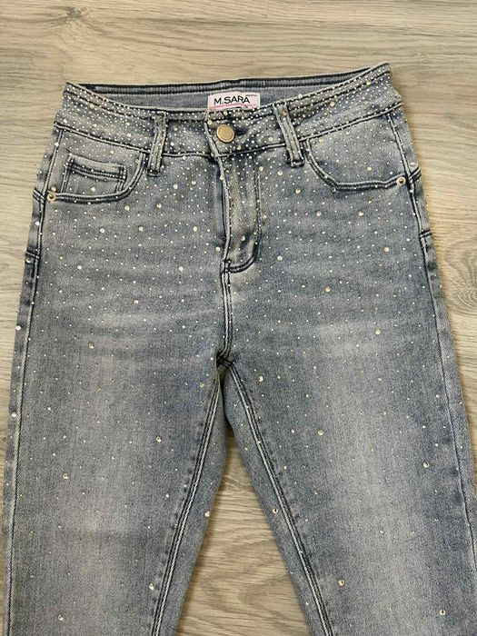 Чисто нови дамски дънки S/M – различни модели с камъни и ефекти