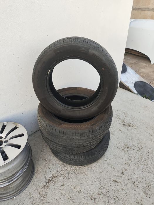 Vând set de 4 anvelope ca noi,profil vara 205 65 r16