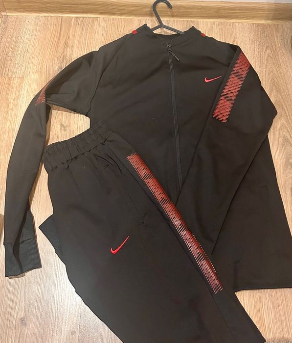 Мъжки спортен екип