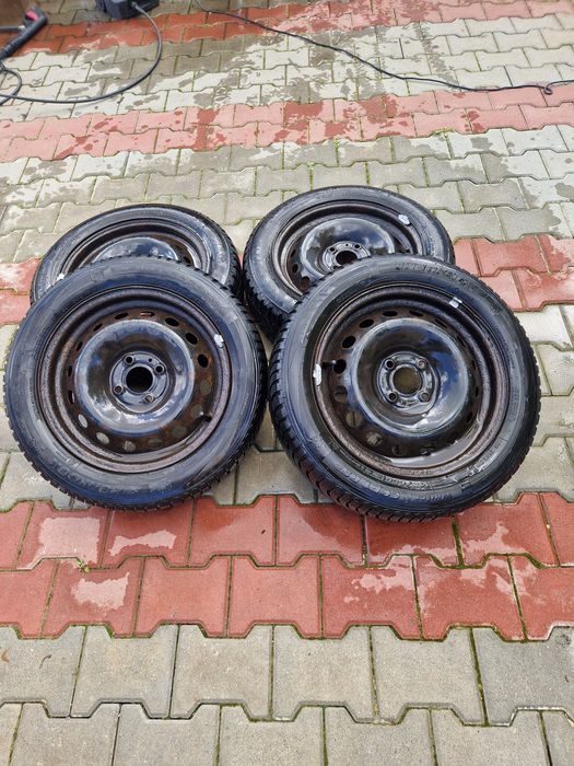 Set 4 anvelope cu jante din tabla 165 65 R15