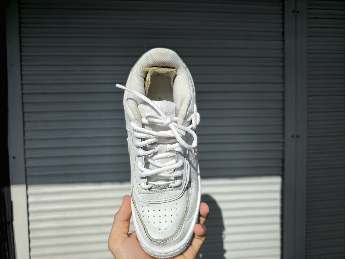 Нови дамски маратонки Nike Air Force 1 Shadow - Бели