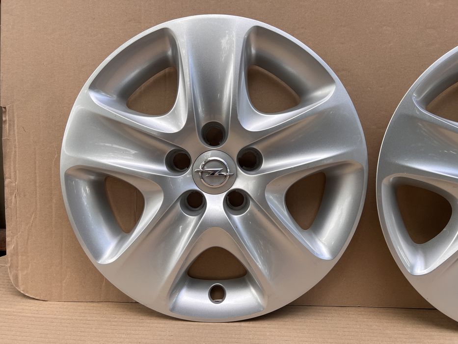 Оригинални тасове за Опел 16 цола Като чисто нови.