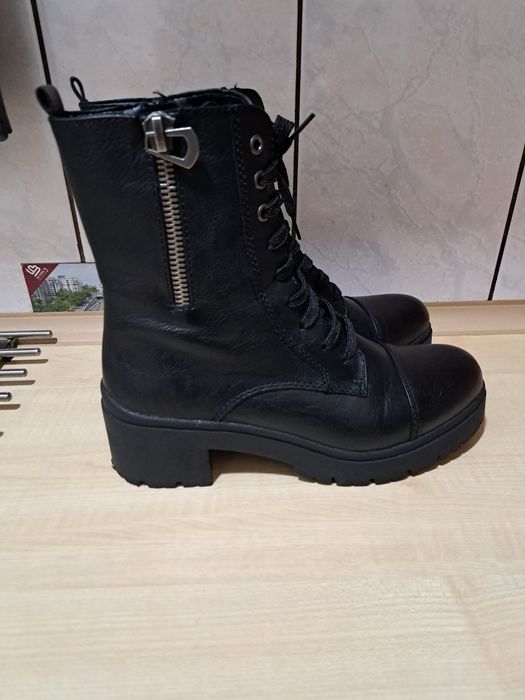Cizme dama piele naturala  ,si mitatie piele de calitate,,masura 40 pi
