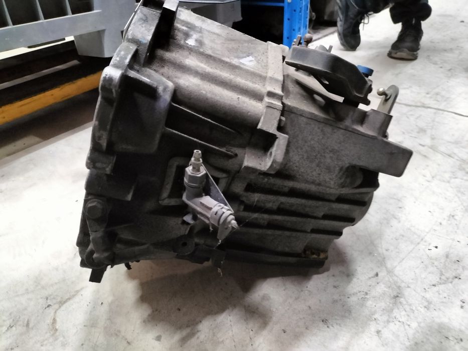 Ръчна скоростна кутия Volvo V70 / XC70 2.4 D5 2005г.