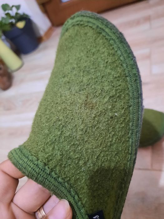 Papuci lana 40 fara semne majore de uzura