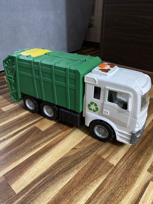 Мусоровоз от urban toys