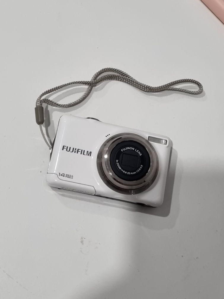 Aparat foto / Camera digitala  Fujifilm perfect funcționala