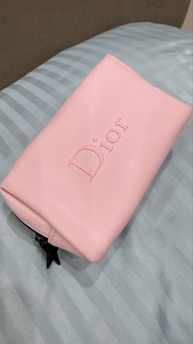 Косметичка диор (лимитированная версия)