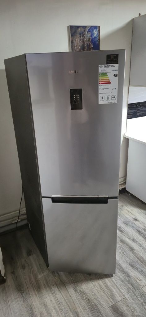 Продам холодильник Samsung модель RB29FERNDSA б/у