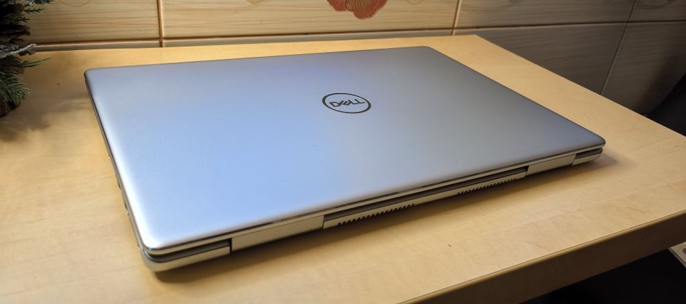 Laptop Dell Inspiron 7570_i7-8550U_16GB DDR4_NVidia 4GB_512GB SSD_NOU_