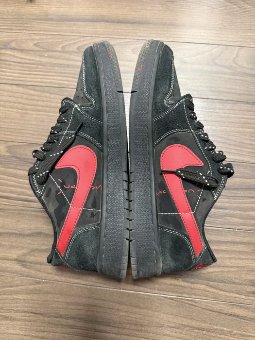 Vand adidasi jordan 1 retro OG x Travis Scott