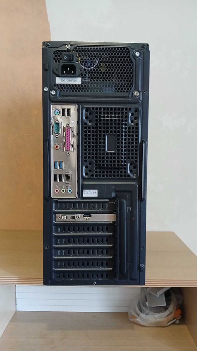 Систем. Блок Intel Core i7 - 2600K. 4 ядерный - 8 потоков. ОЗУ - 8 Гб.