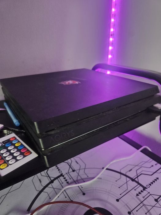 Vand ps4 pro 1tb+volan Logitech g923 cu schimbător