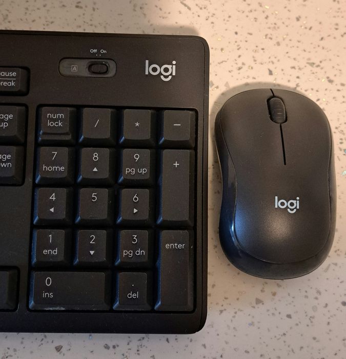 Set tastatura si mouse wireless,  Logitech, SilentTouch Model M220