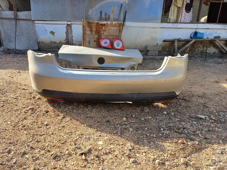 Capotă spate wv jetta +bara