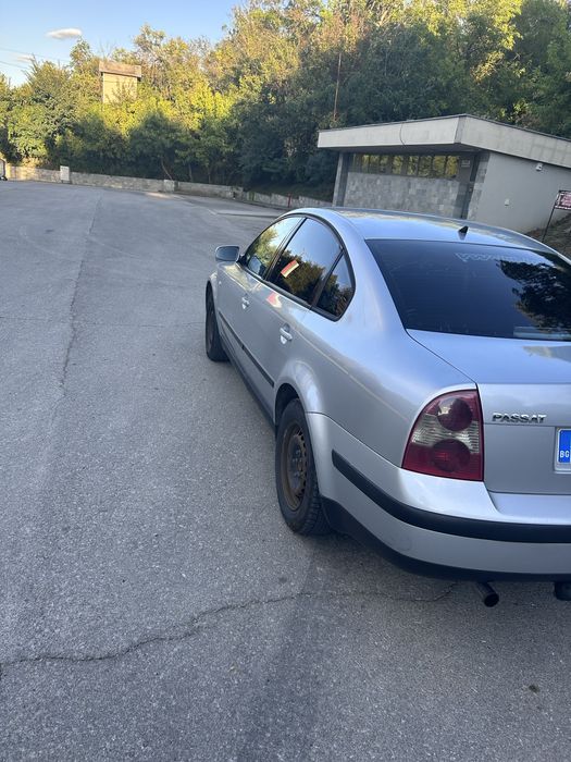 Pasat B5 1.9 131hp всичко и е платено колата е със сервизна книжка