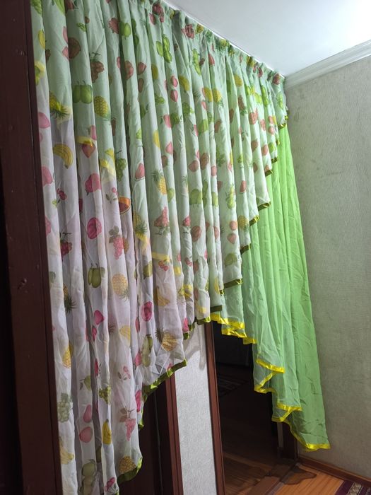 Занавеска новая из двух расцветок