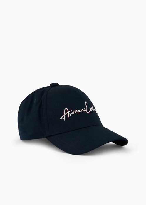 Кепки от Armani Exchange