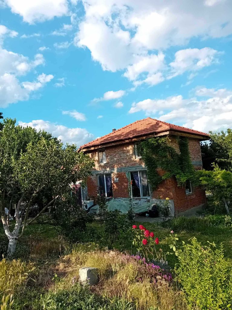 Продава се Къща в с. Равна гора, Област Варна - 180 кв.м за 584 €/кв.м - Снимка #1