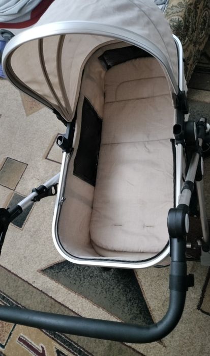 Cărucior bebelusi