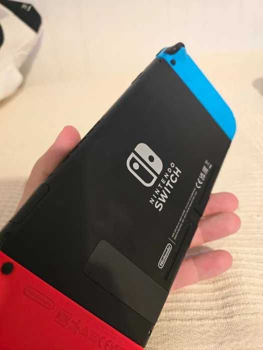 Nintendo switch V2 (baterie mai buna) cu garantie 1 an si accesorii